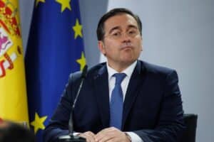 Albares asegura que el Gobierno no permitirá por ahora que Ucrania use armas españolas en territorio ruso
