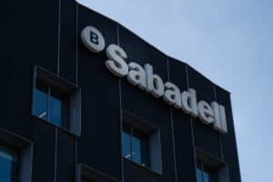 BBVA lanza una OPA hostil sobre el 100% del Banco Sabadell, que reitera su rechazo. Imagen, Europa Press.