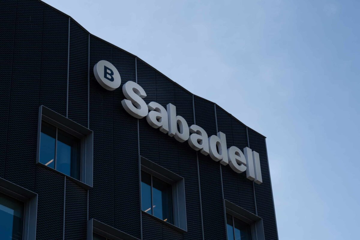 Sabadell rechaza la oferta de fusión de BBVA