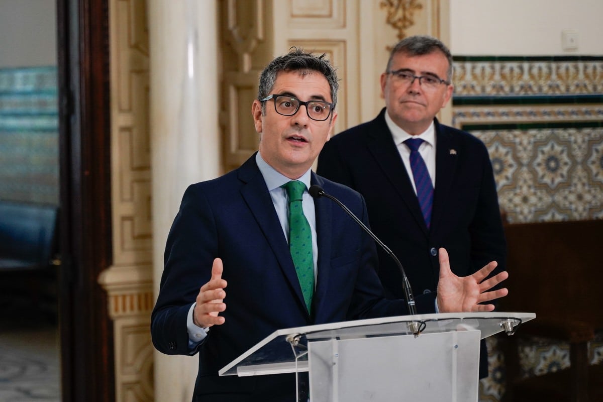 Bolaños insiste en que la economía española «va como una moto» mientras Bruselas afea al Gobierno la alta tasa de paro