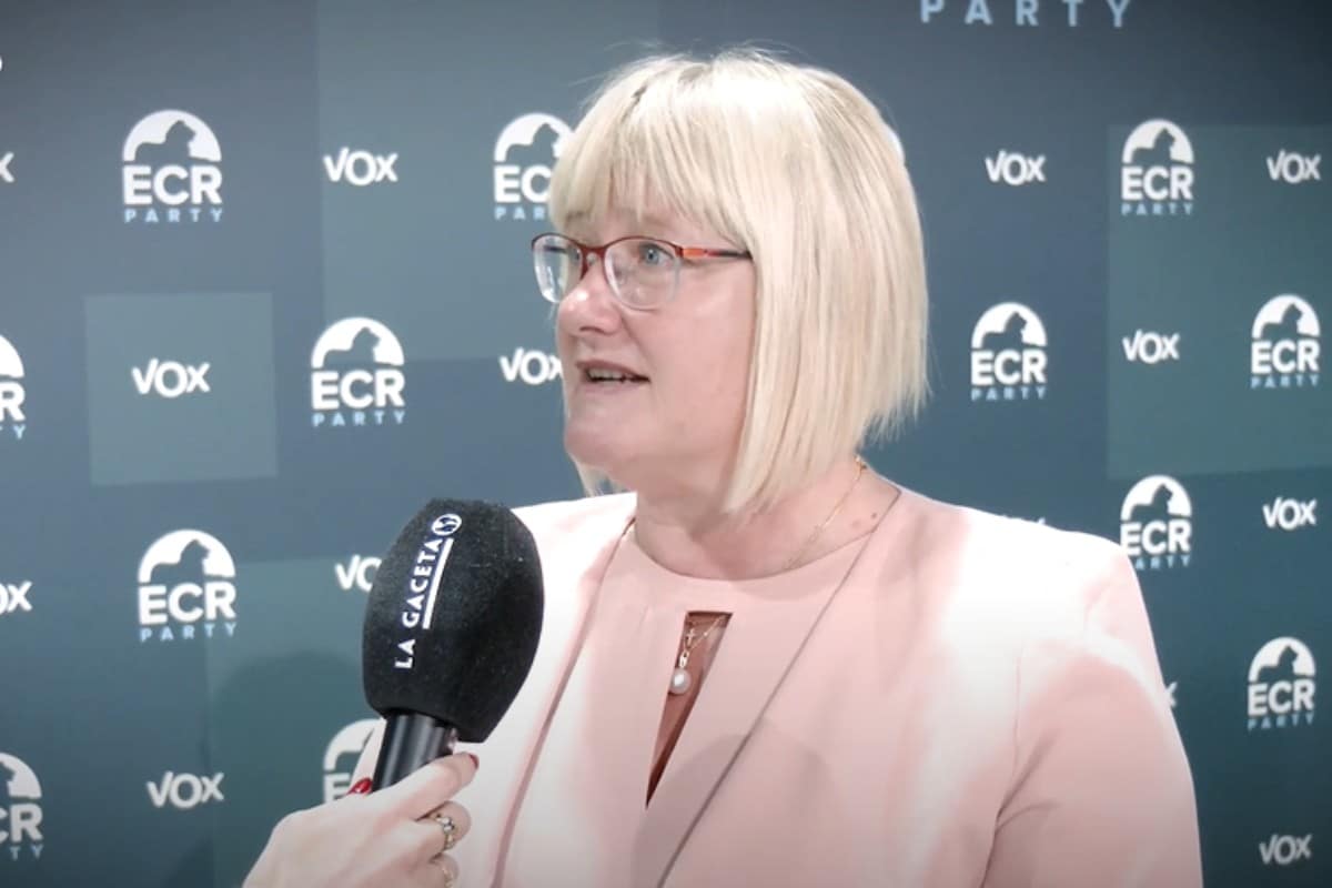 Kinga Gál, vicepresidente de Fidesz: «En estas elecciones está en juego devolver la UE a la normalidad»