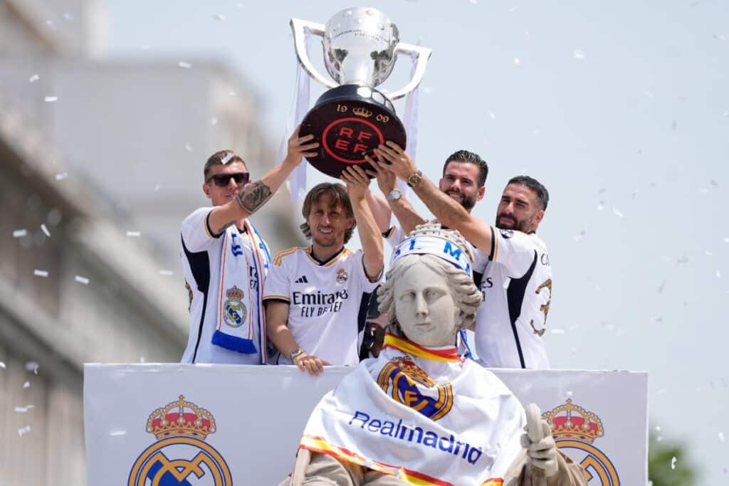 Carvajal desvela que los compañeros de Kroos le pidieron que siguiera jugando