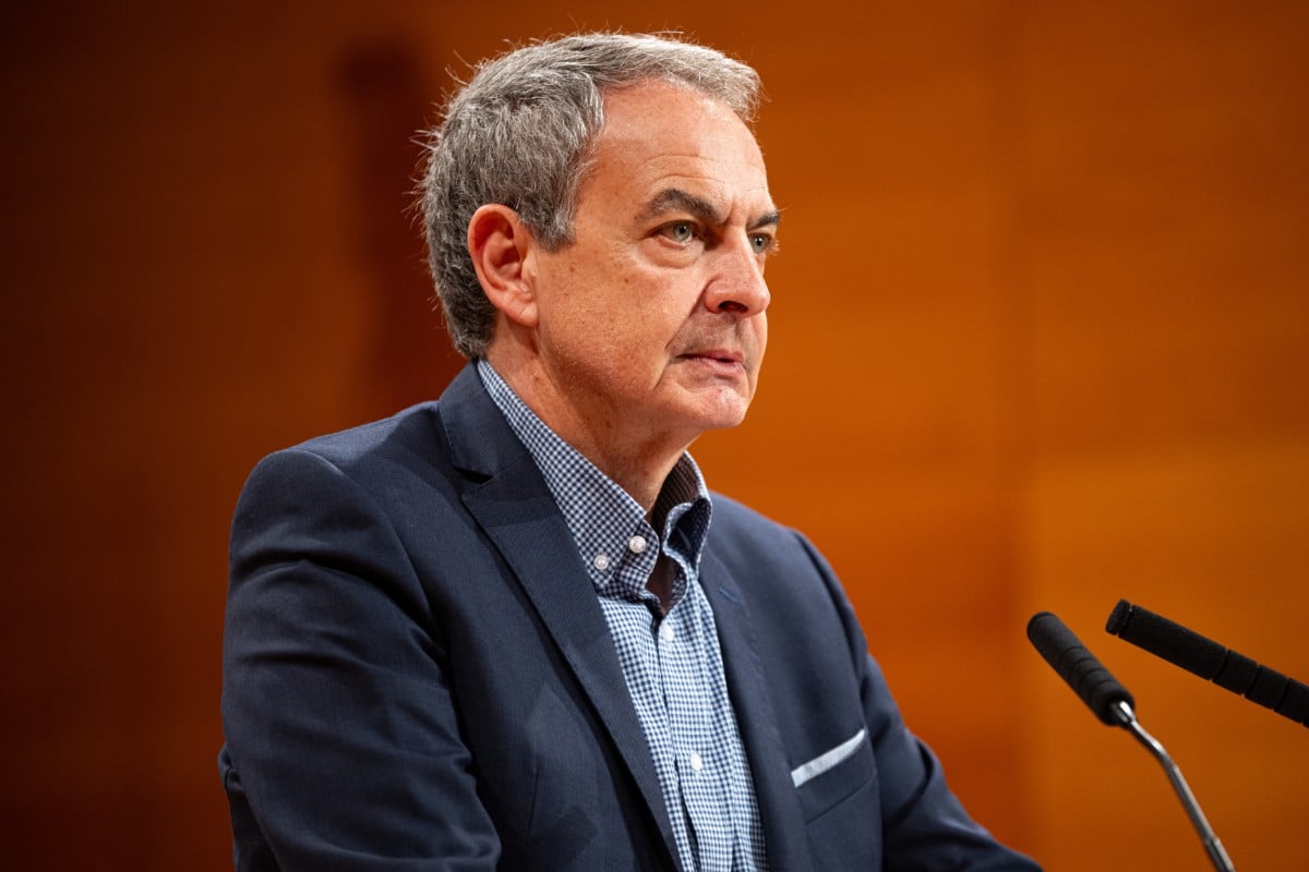 El Gobierno se niega a desvelar quién paga los viajes de Zapatero a Venezuela y para qué los hace