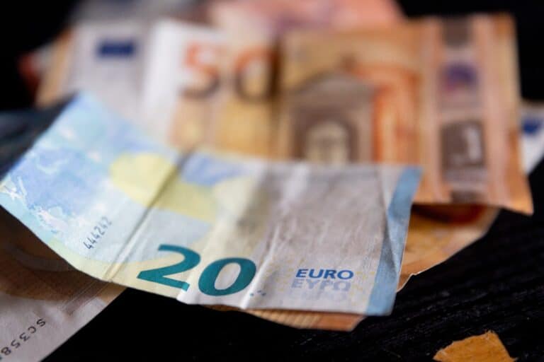 La AIRef advierte de que la deuda pública puede alcanzar el 181% del PIB en 2070: «España sigue siendo uno de los países con mayores niveles»