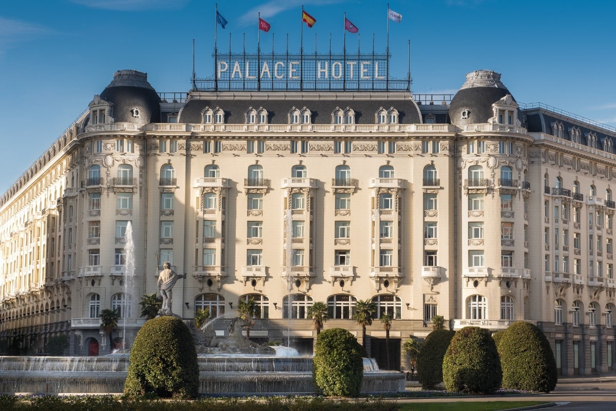 En España abrirá un hotel cada cuatro días entre abril de 2024 y diciembre de 2025. Fachada del hotel Westin Palace de Madrid, Europa Press.