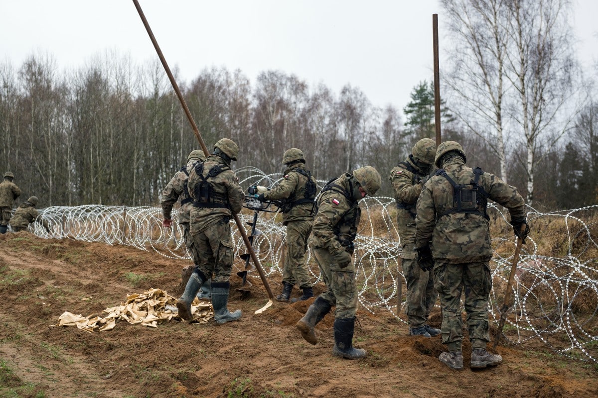 Herido un militar polaco tras ser apuñalado por un inmigrante en la frontera con Bielorrusia