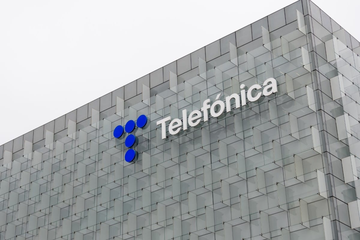 Telefónica investiga una supuesta filtración de datos de 120.000 clientes y empleados