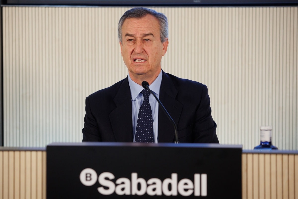 El Banco Sabadell denuncia a BBVA por vulnerar la ley de OPAs y ofrecer datos incompletos que afectarían al mercado