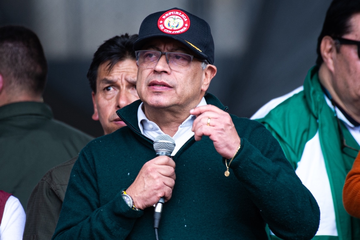 Gustavo Petro se posiciona con Pedro Sánchez tras la mención de Javier Milei a Begoña Gómez