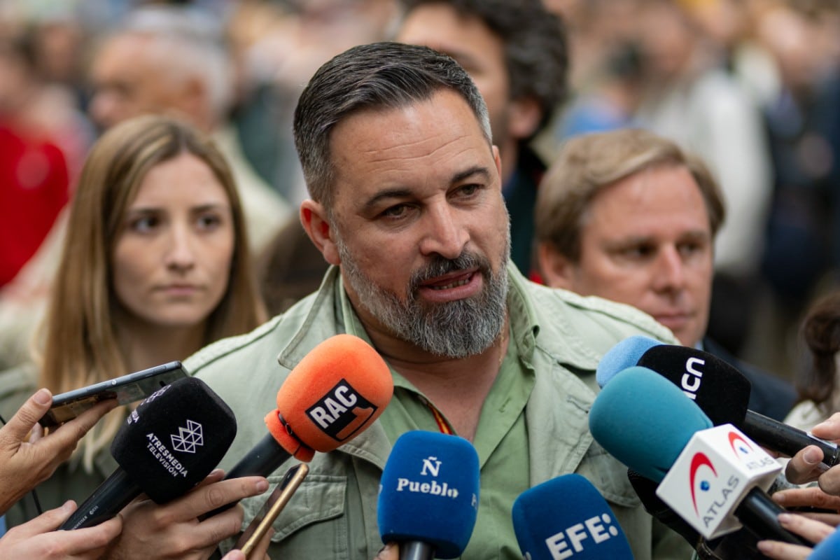 Abascal condena el «cobarde atentado» contra Robert Fico y traslada su apoyo a Eslovaquia