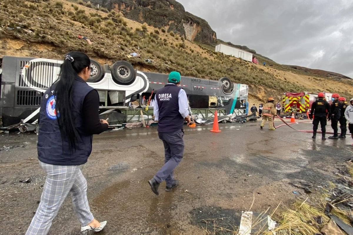 Al menos 13 muertos tras un nuevo accidente de autobús en Perú