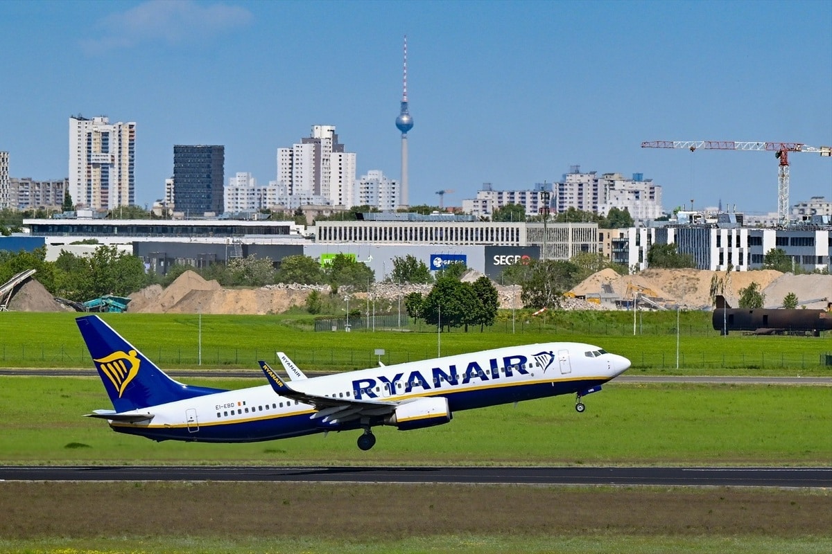 Consumo multa con 150 millones a Ryanair, easyJet, Vueling y Volotea por cobros en equipaje de mano