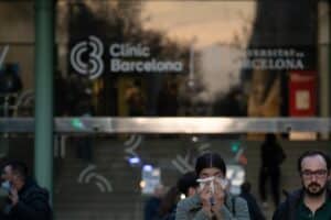 La Generalidad obligará a los sanitarios a usar el catalán con vigilantes lingüísticos en los hospitales. Europa Press.