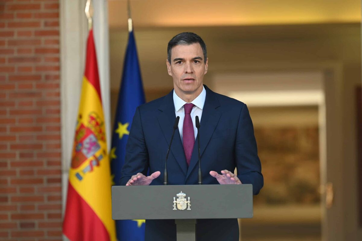 Sánchez mintió a los españoles en su carta al ocultar que su mujer ya estaba imputada