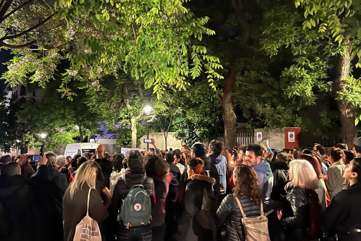 Izquierdistas se concentran ante la Embajada de Argentina en Madrid para protestar contra la presencia de Milei en el acto ‘Europa Viva’ de VOX