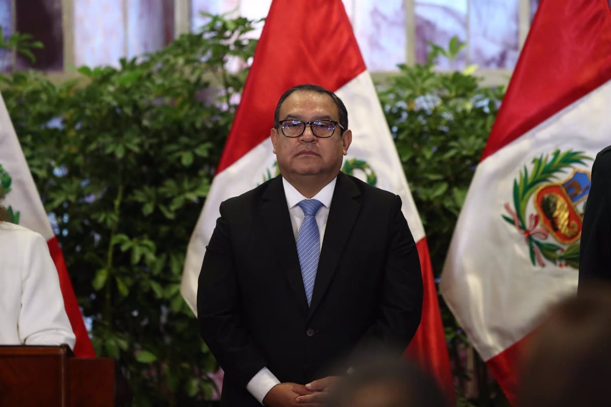 La Procuraduría de Perú solicita investigar al exprimer ministro Alberto Otárola por supuesto espionaje