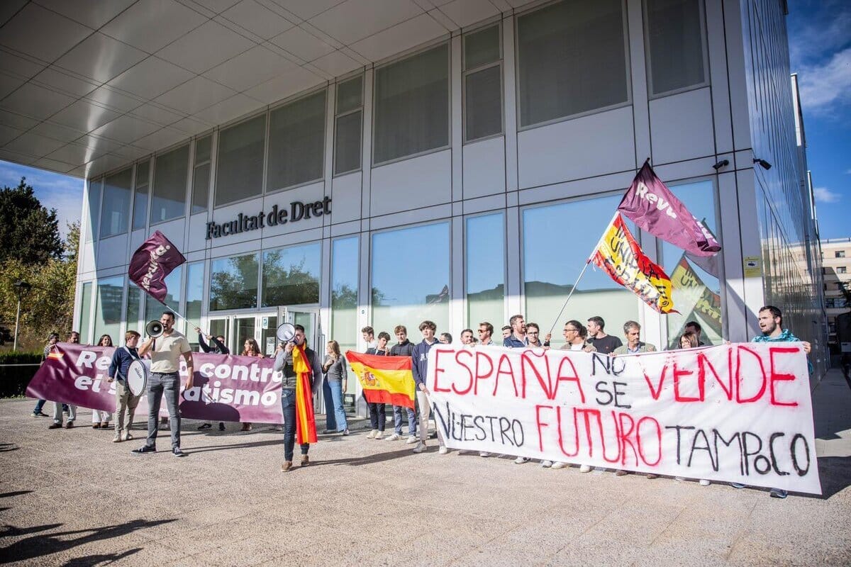 Un movimiento estudiantil patriota multiplica por cinco su representación en la Universidad de Barcelona