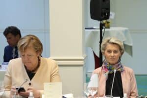 El partido de Merkel habría financiado entre 2019 y 2020 el movimiento antifa, que ahora revienta los actos de AfD, su principal competidor