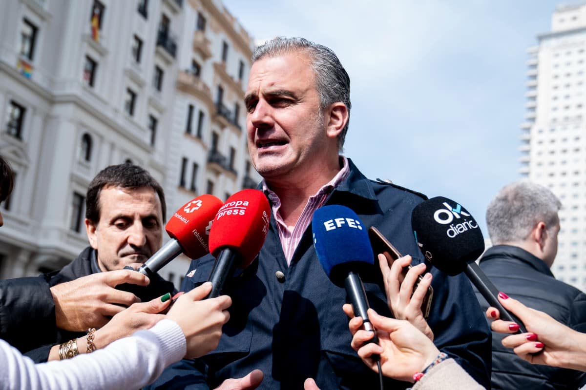 VOX reitera su apoyo a las Fuerzas Armadas y critica que el Gobierno destine los recursos «a quienes atacan la unidad de España»