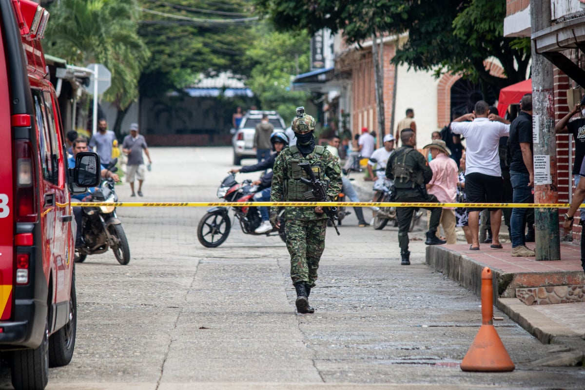 Los terroristas de las FARC ejecutan un nuevo atentado que deja al menos dos policías heridos
