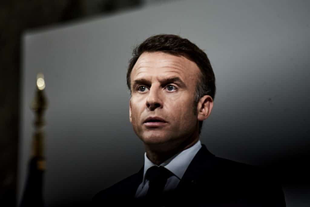 suicidio Macron