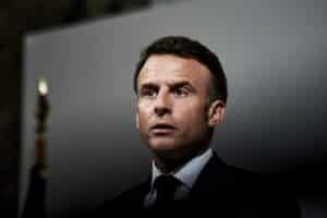 suicidio Macron