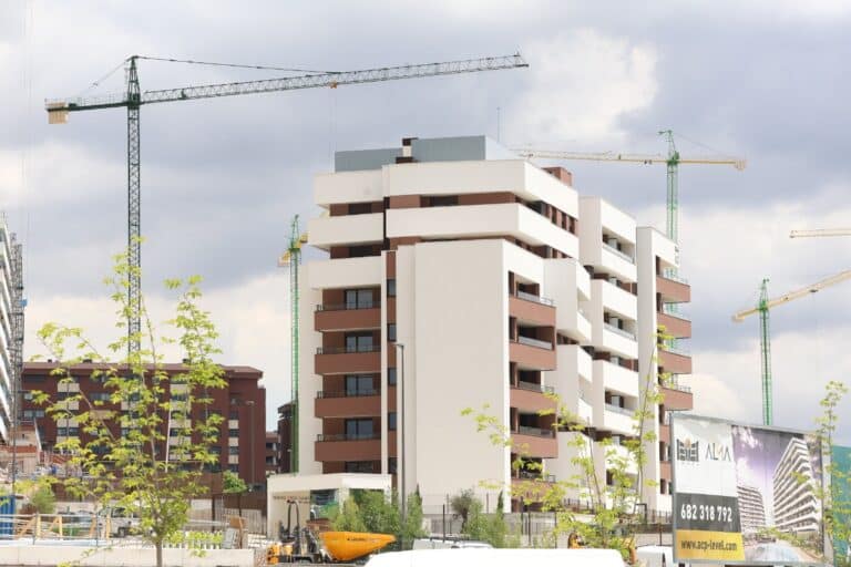 Comprar una vivienda exige un 88,6% más de esfuerzo que en 1980 frente a algo más de un 10% en el resto de la Unión Europea