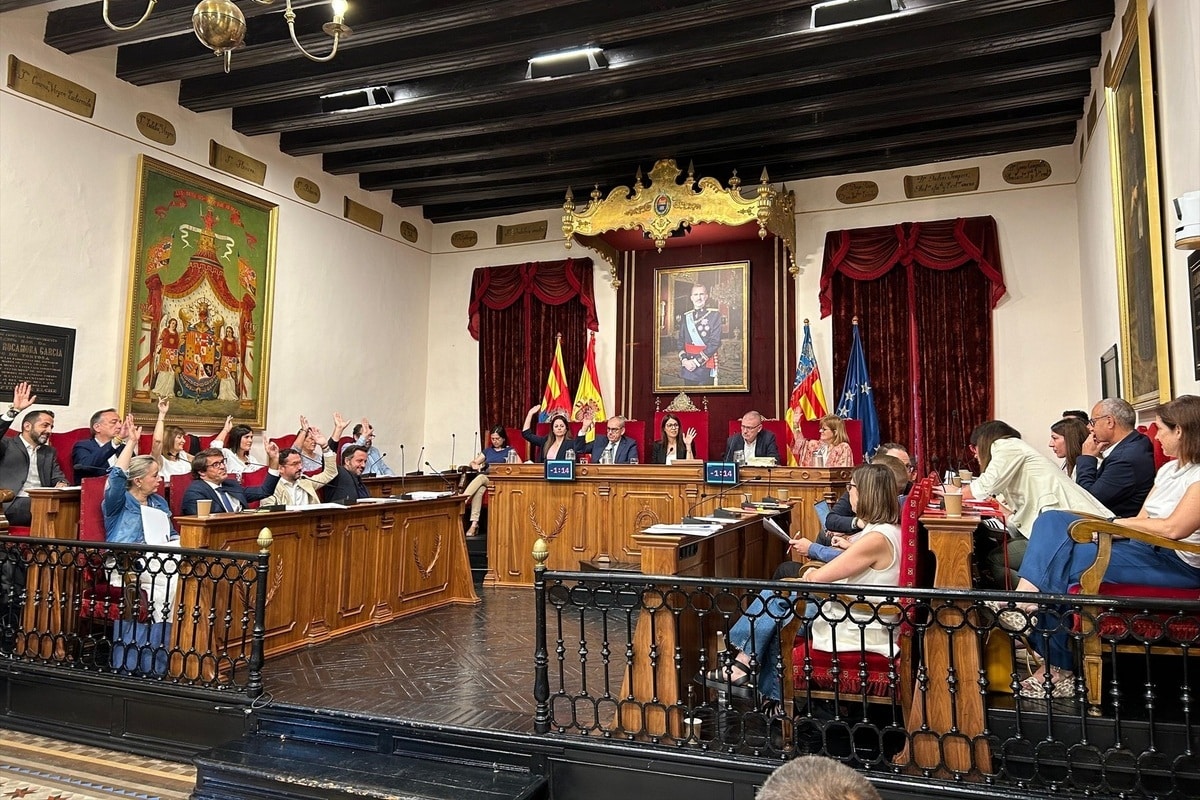 PP y VOX aprueban la cooficialidad del español y del valenciano en Elche: «Nadie será discriminado por su lengua»