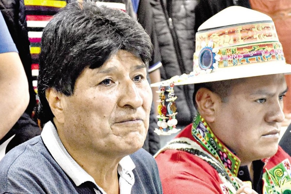 El jefe del Ejército de Bolivia asegura que Evo Morales no puede postularse a la presidencia y amenaza con arrestarlo