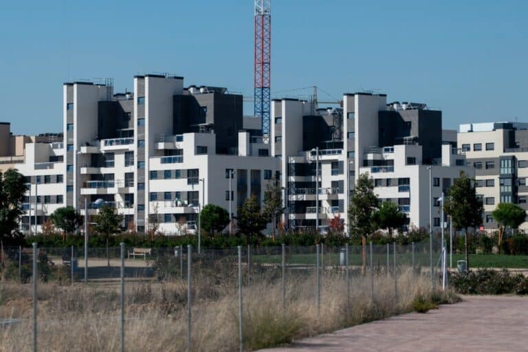 El precio de la vivienda en España crece un 12,8% en el último año, más del doble que en la UE