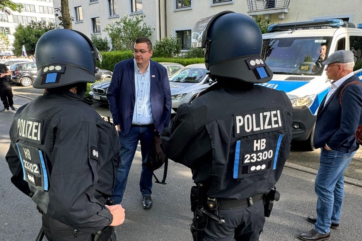 Al menos nueve policías alemanes heridos, dos de gravedad, por la violencia ultraizquierdista en una manifestación contra AfD