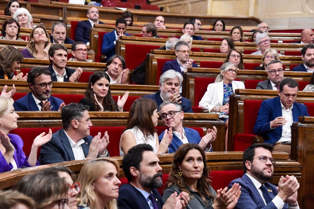 El Parlamento de Cataluña desobedece al Constitucional y permite los votos de Puigdemont y Puig