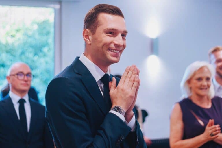 Jordan Bardella es reelegido presidente de la Agrupación Nacional de Marine Le Pen