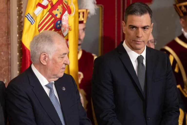 Abogados Cristianos se querella contra Conde-Pumpido por prevaricación y cohecho al no abstenerse en las deliberaciones de la ley de amnistía