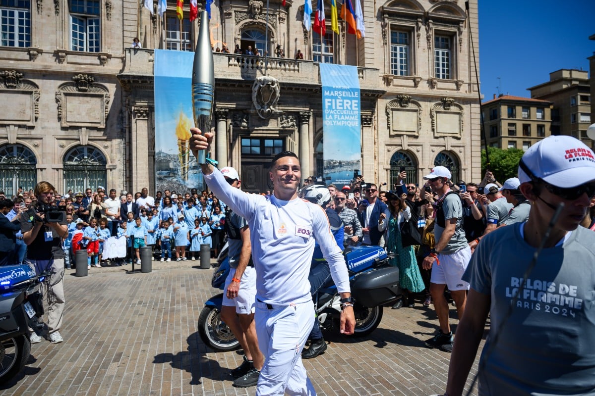 La antorcha olímpica llega a París a 12 días de que comiencen los JJOO