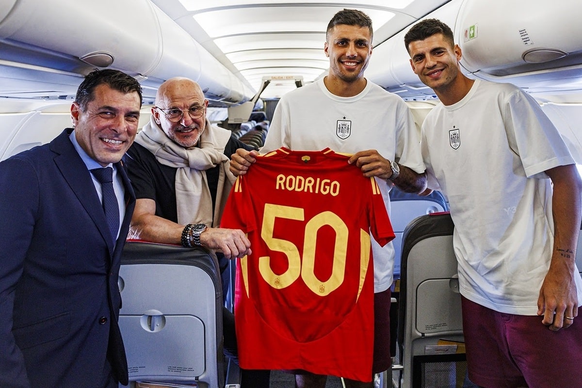 La UEFA investiga a Morata y Rodri por los cánticos de «¡Gibraltar es español!» para evaluar «una posible violación del Reglamento Disciplinario»