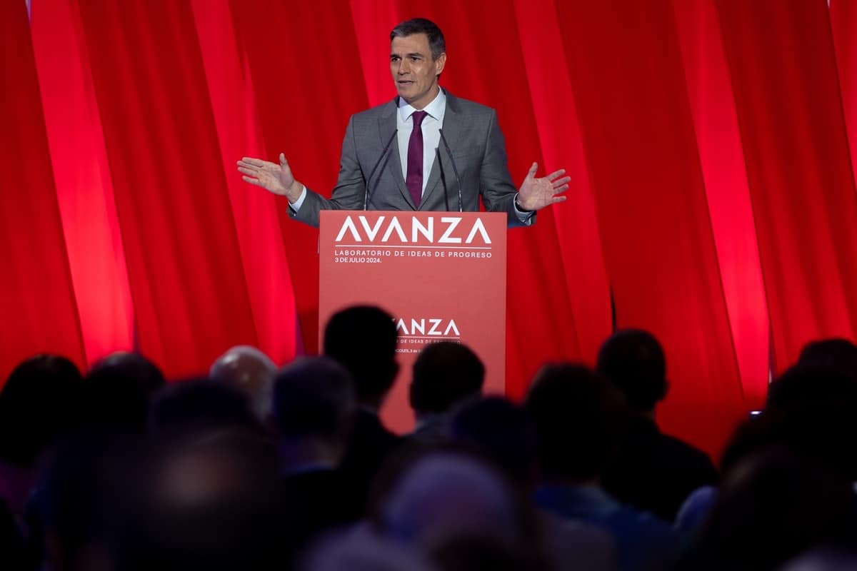 Sánchez anuncia una ofensiva contra la oposición con un nuevo think tank