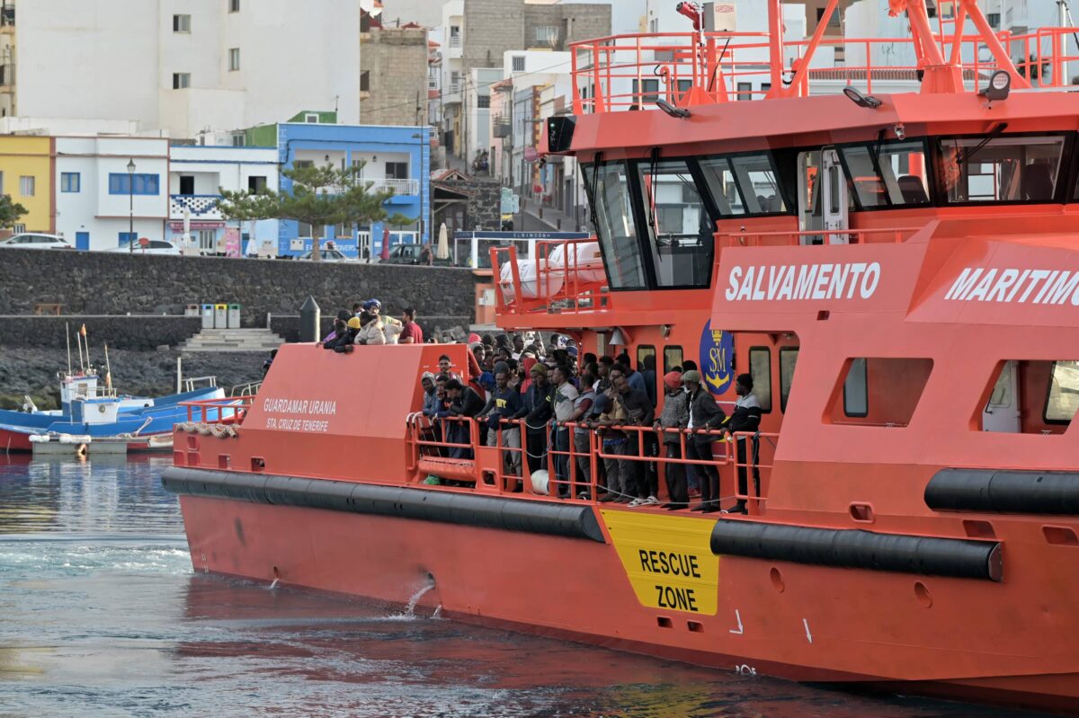 Llega un cayuco a El Hierro con un inmigrante ilegal muerto