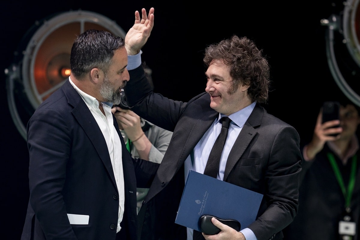 Santiago Abascal felicita a Javier Milei tras su gran victoria en las legislativas: «Demuestra el amplio respaldo del pueblo argentino a tus políticas frente a la izquierda criminal»