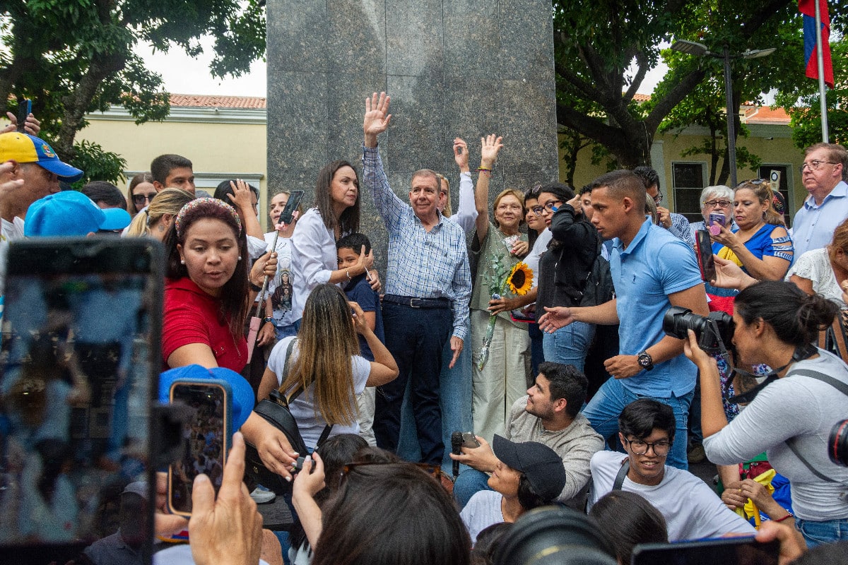 María Corina Machado alerta de que el régimen de Maduro pretende allanar la residencia de Edmundo González