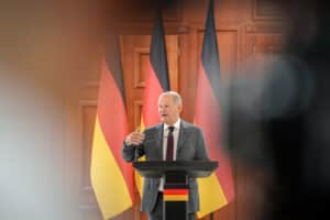 Scholz busca medidas desesperadas tras el atentado de Solingen para contrarrestar el creciente apoyo de los alemanes a AfD