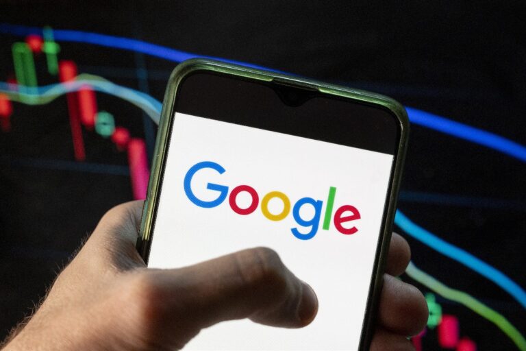 Google, Apple y Yahoo, los activistas de izquierda menos pensados: así manipulan las noticias que lee el mundo