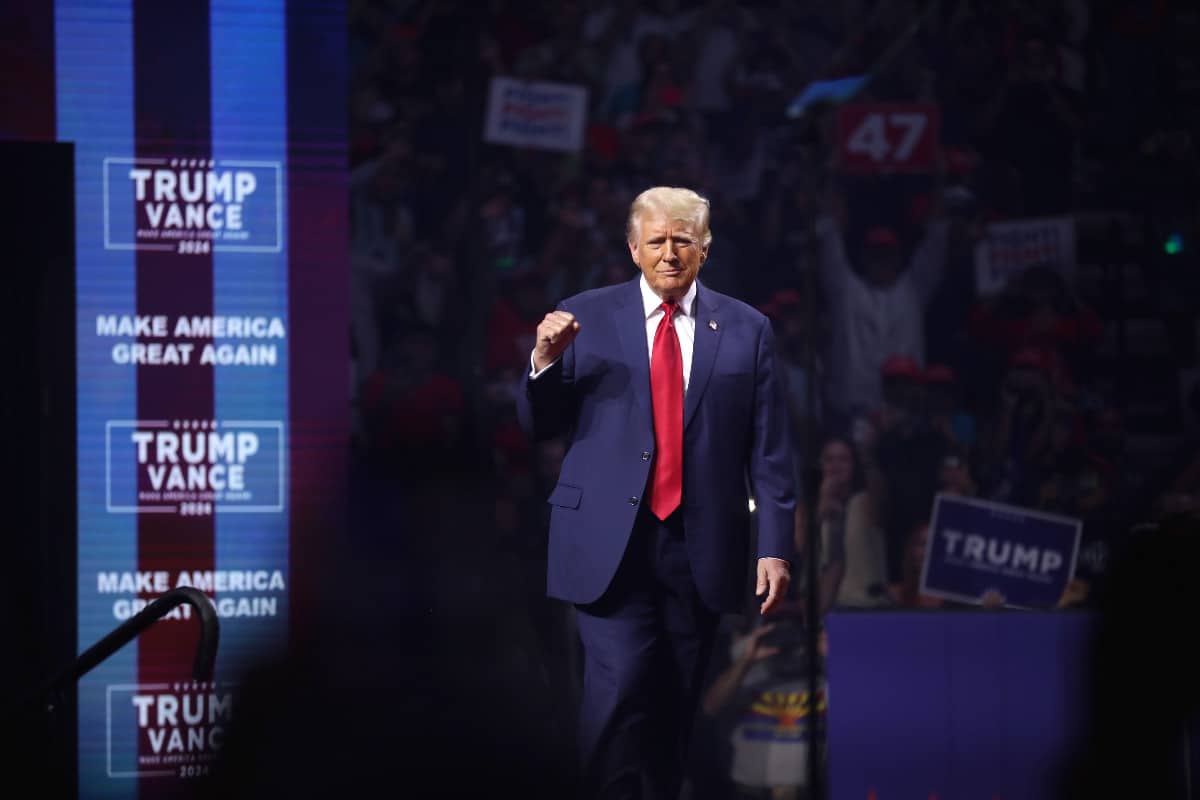 El humor de Trump marca la gala benéfica Al Smith ante la sonada ausencia de Harris
