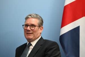 La sanidad pública británica ya prioriza la atención a los inmigrantes