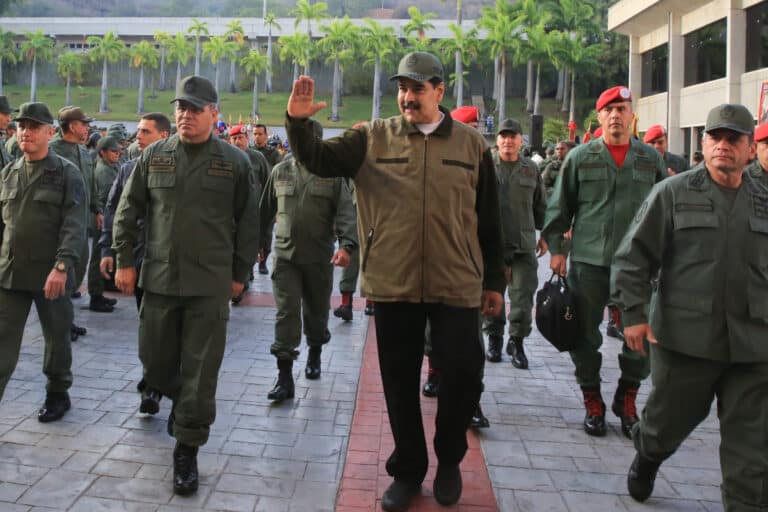 Maduro anuncia cambios en la cúpula militar del régimen chavista