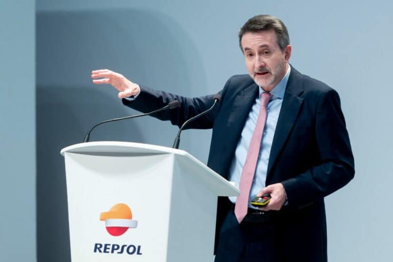 Repsol advierte a Sánchez que el impuesto sobre los beneficios de las energéticas desviará «miles de millones» a otros países