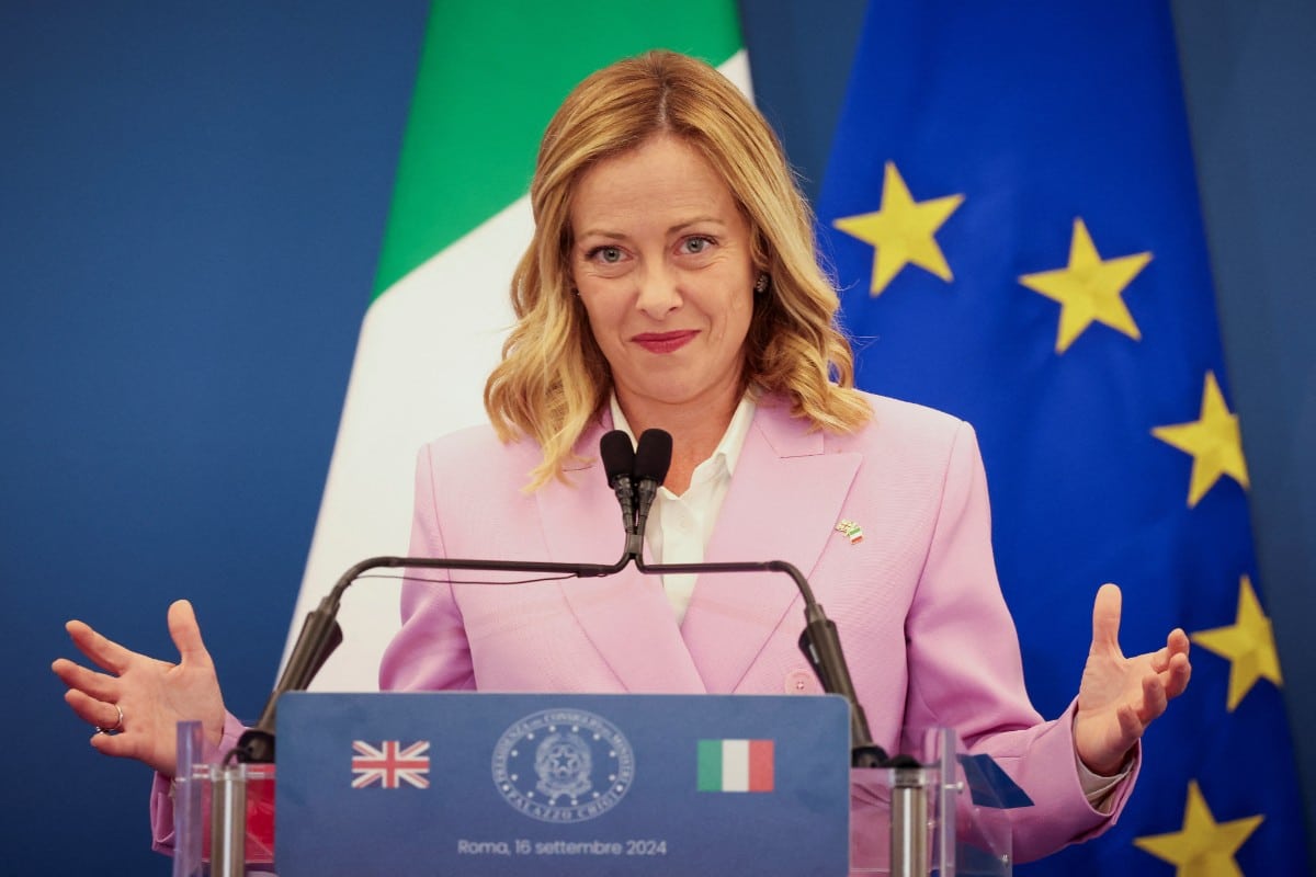 El Gobierno de Meloni lleva a cabo la primera repatriación de un inmigrante ilegal con orden de expulsión desde Albania