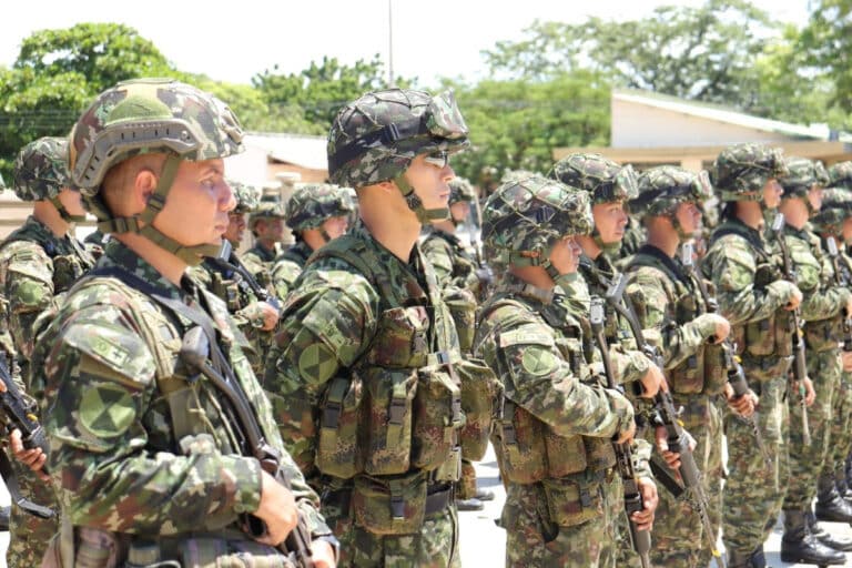 Un ataque de las FARC con minas antipersona deja al menos dos militares heridos en el suroeste de Colombia