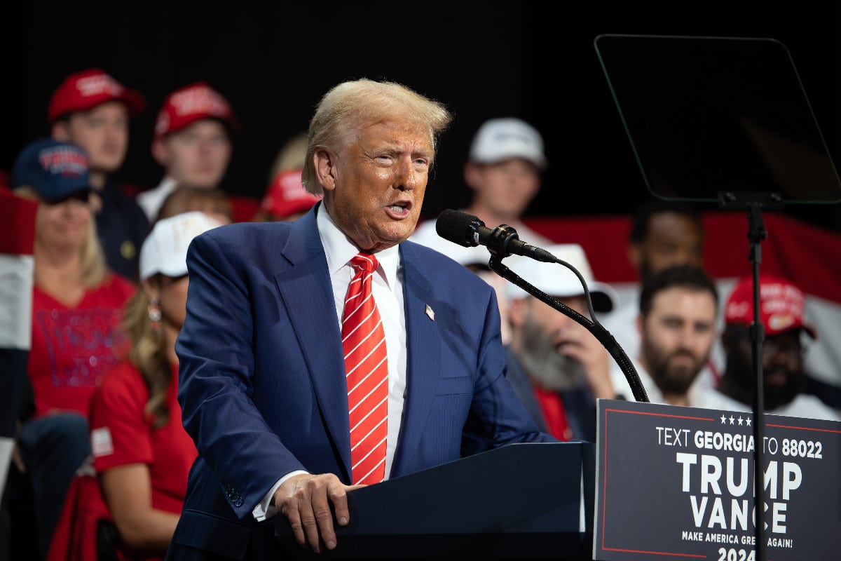 Trump viaja por tres estados clave y Harris se concentra en Pensilvania en el último día de campaña
