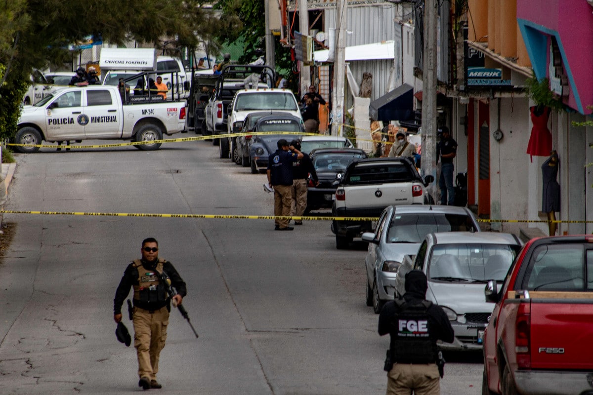 Al menos tres policías heridos tras la explosión de un coche bomba en el sur de México